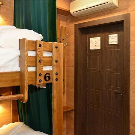 Music Hostel-2